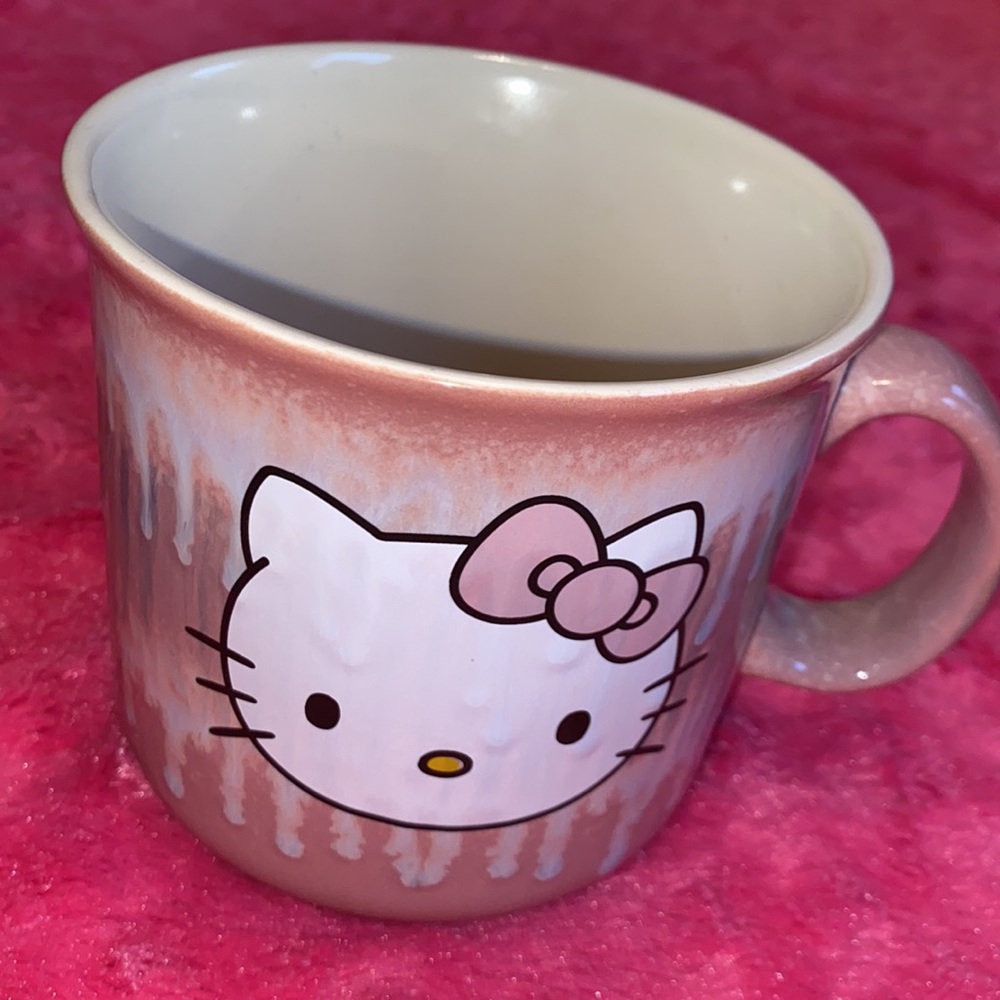 Hello Kitty Mug - Picture 2 of 2